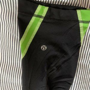 Lululemon Workout / Yoga Pants / leggings- L